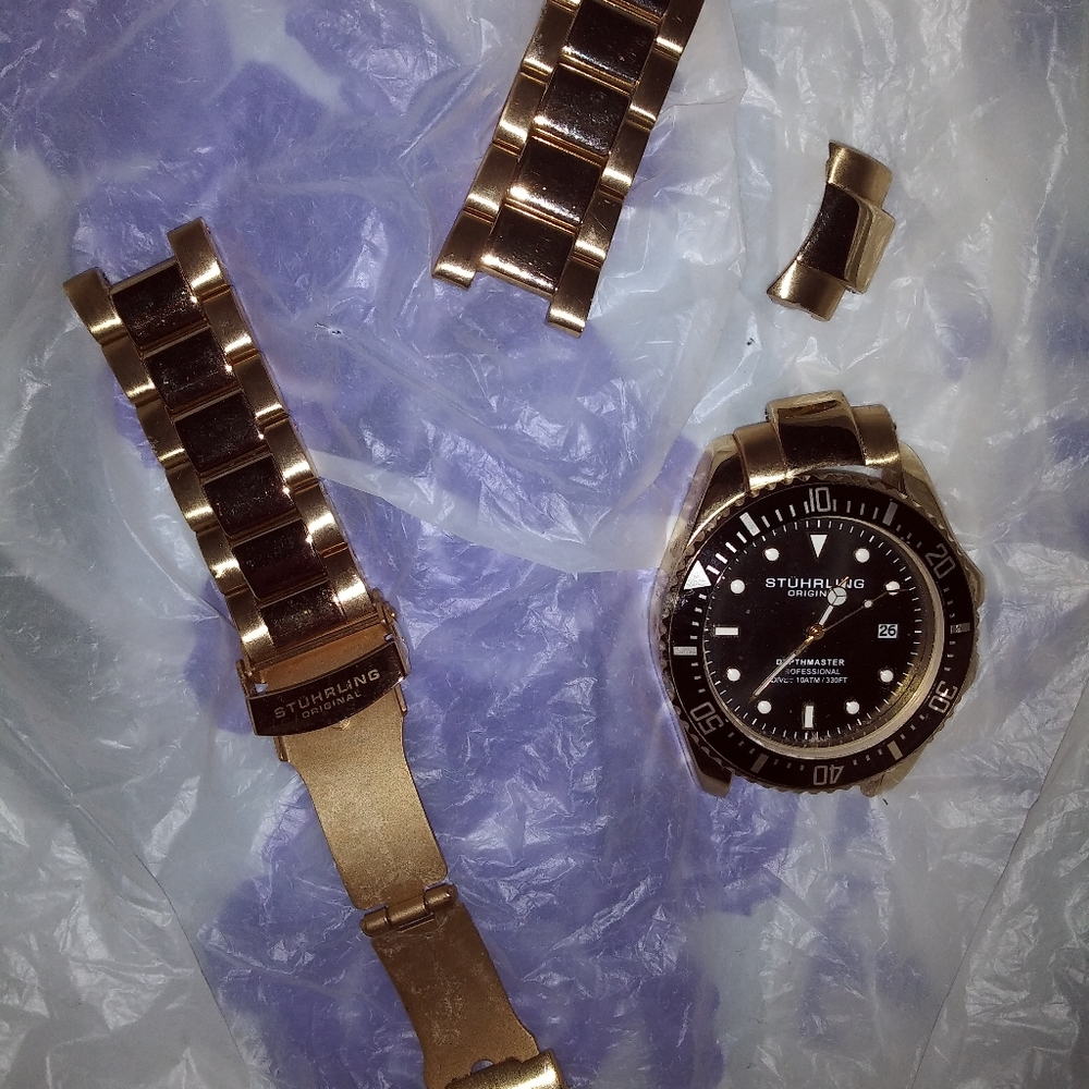 Broken watch  ❌ can be fixed‼️